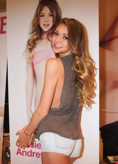 Jessie likes herself...