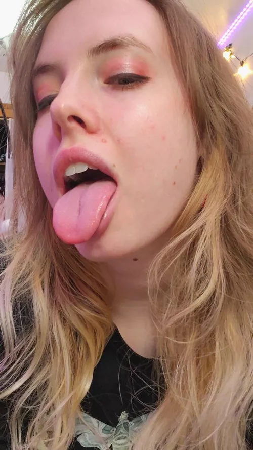 let me show you how I can use it (oc)