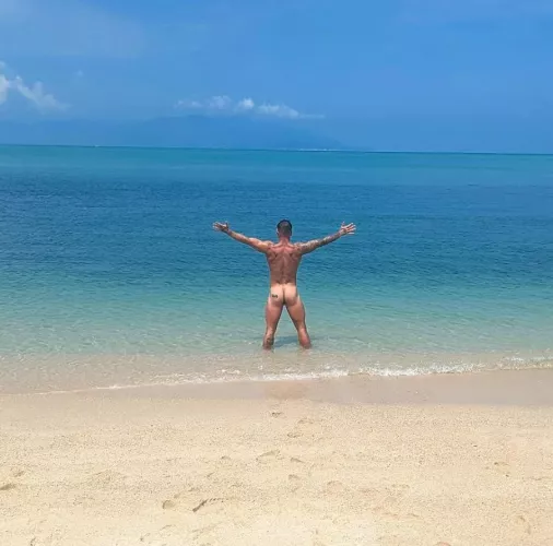 Letting it all hang out baby