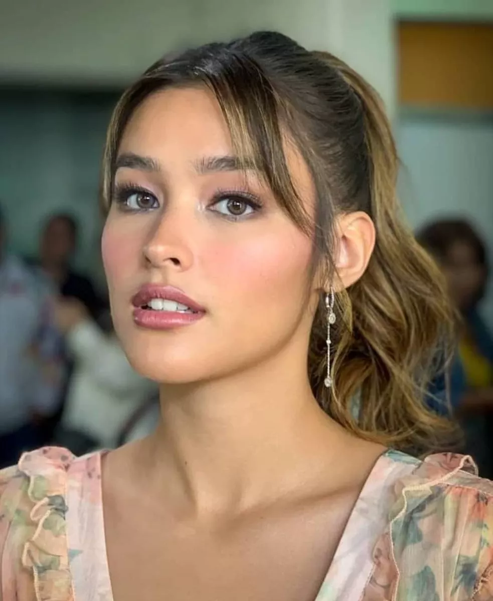 Liza Soberano.
