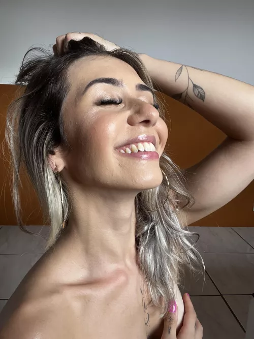 Me naked and u with your pants down. Finish it…