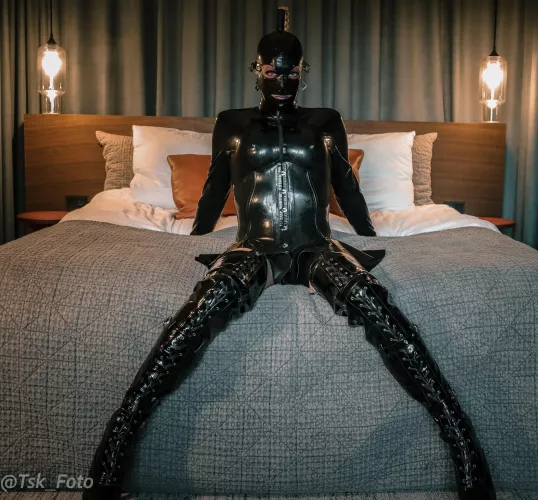 The rubberdoll that com’s whit the Room