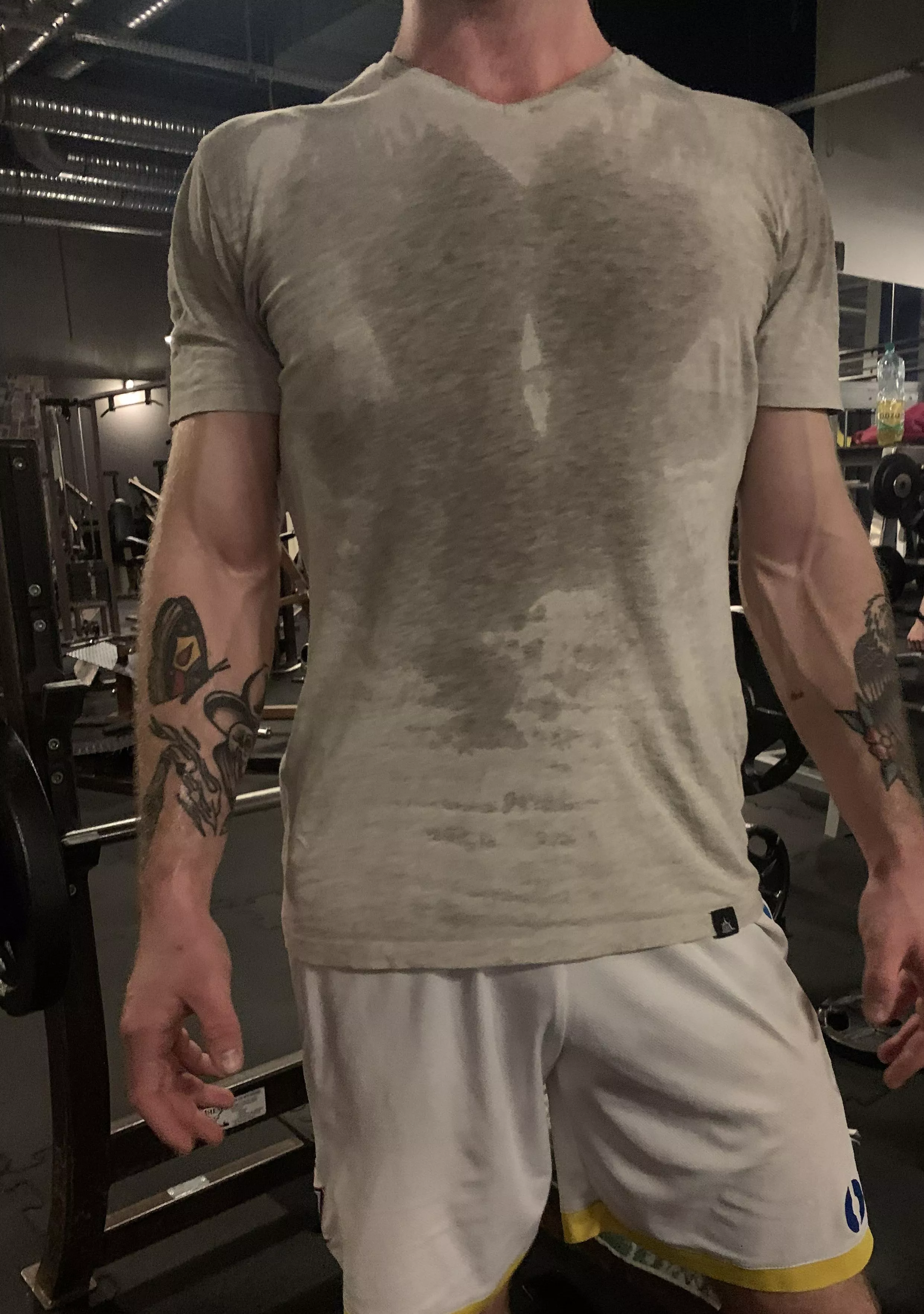 Think u could beat me in arm wrestling 👀