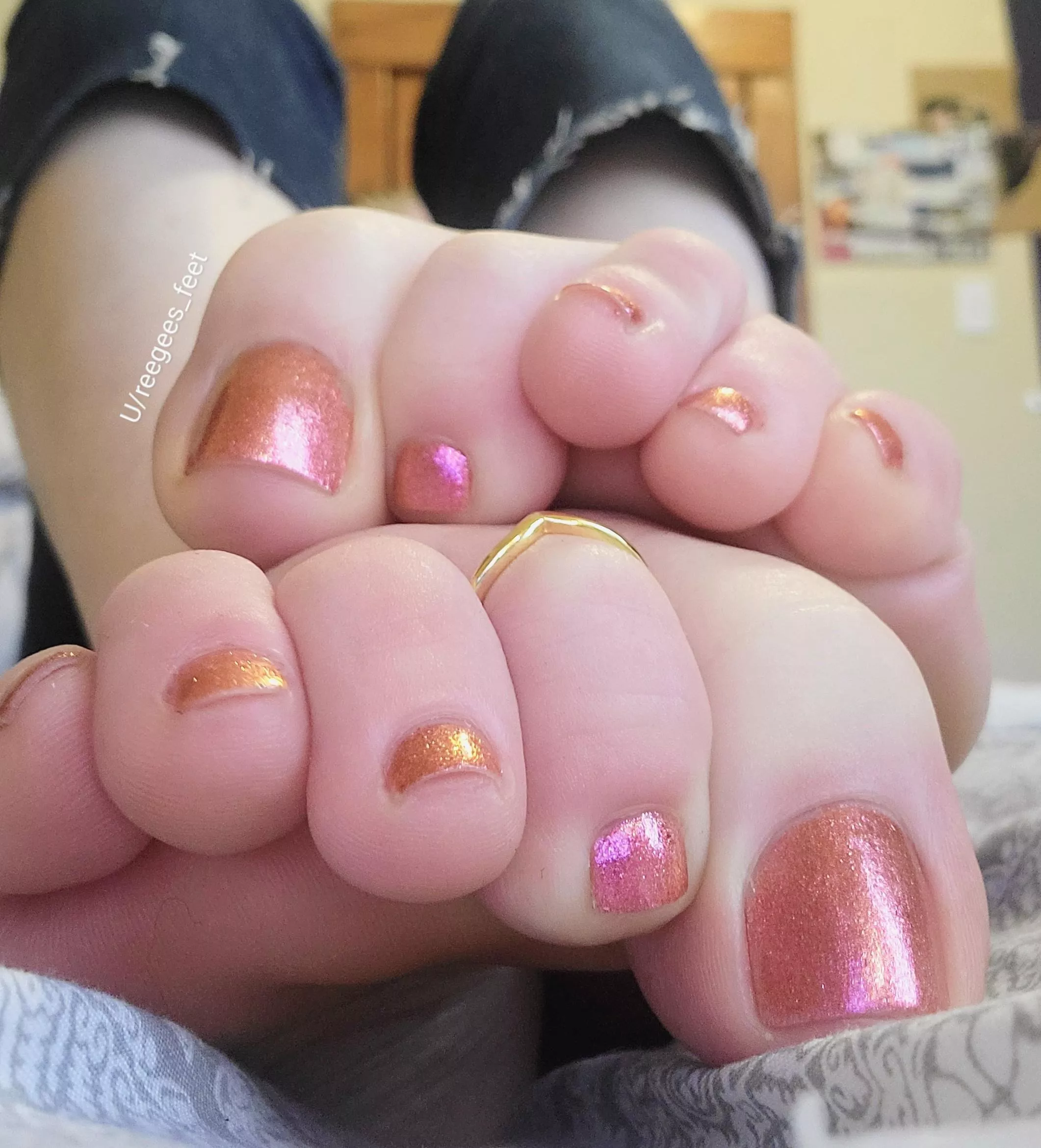 think you could get my toe ring off with your mouth?