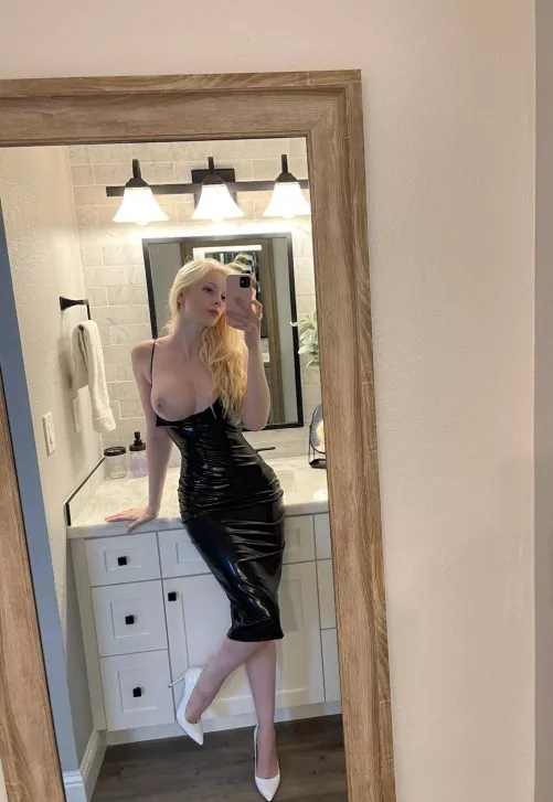 Tight dress makes my puffies pop out