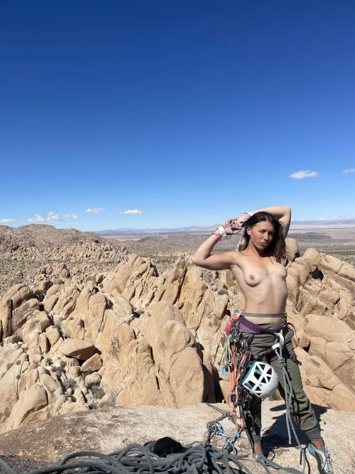 Topless top outs in Jtree 🏜️