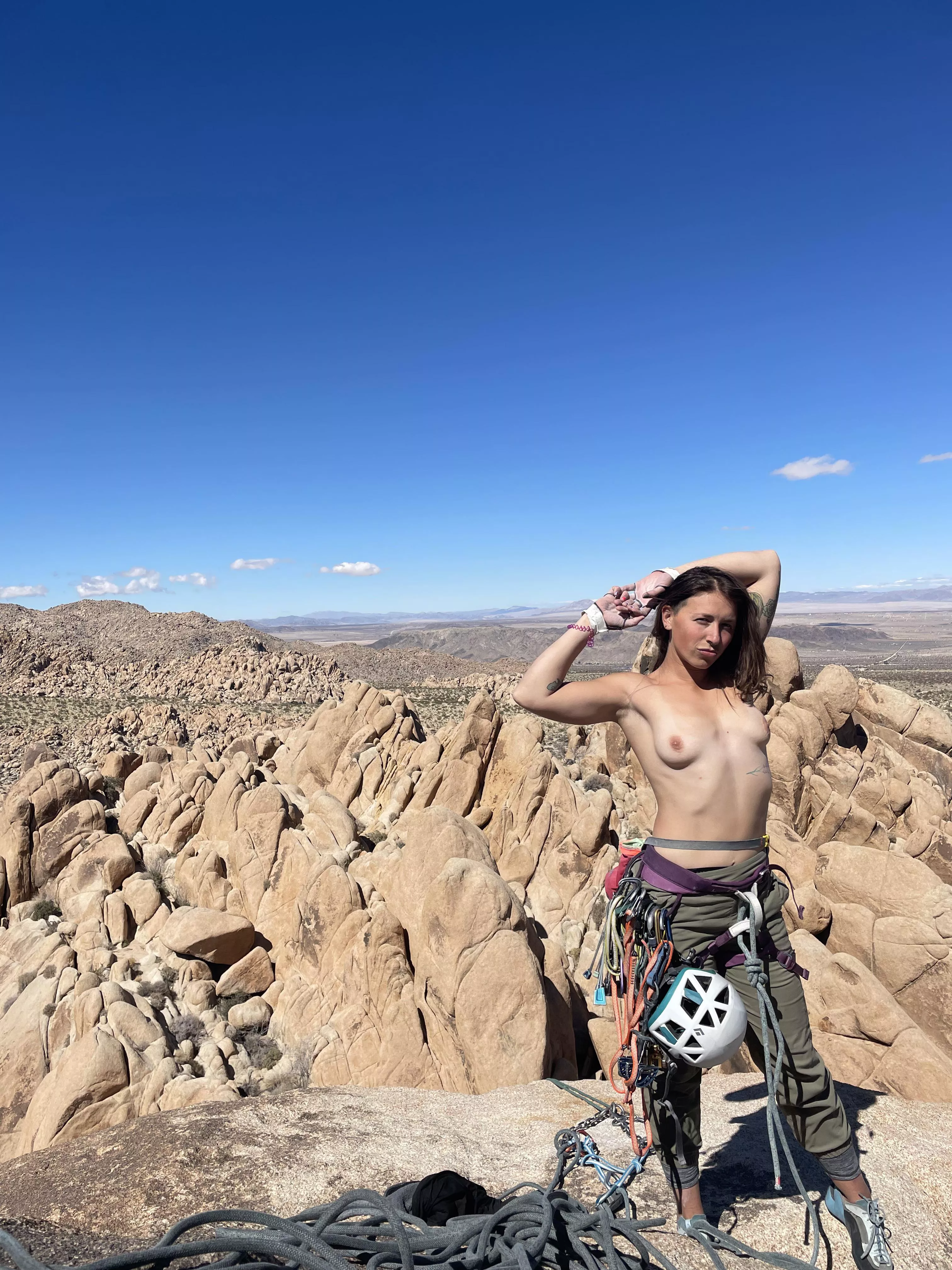 Topless top outs in Jtree 🏜️