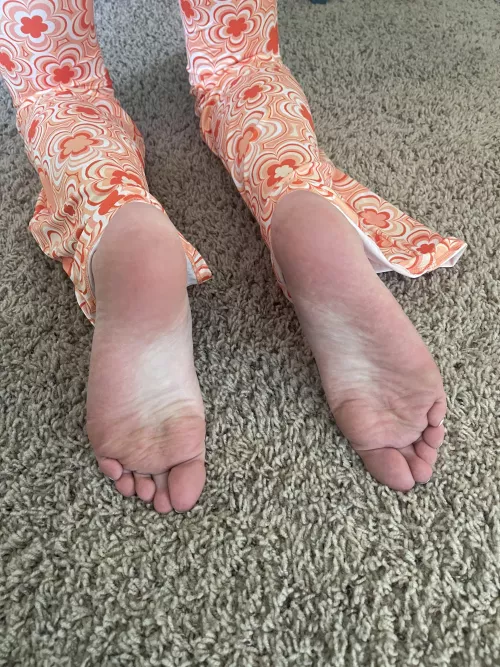 What is your favorite pose for foot pics?