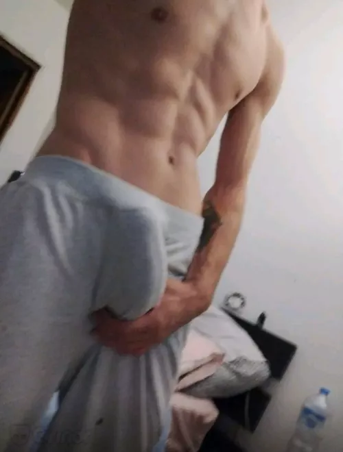 When I see a twink boy something strange happens to me😏