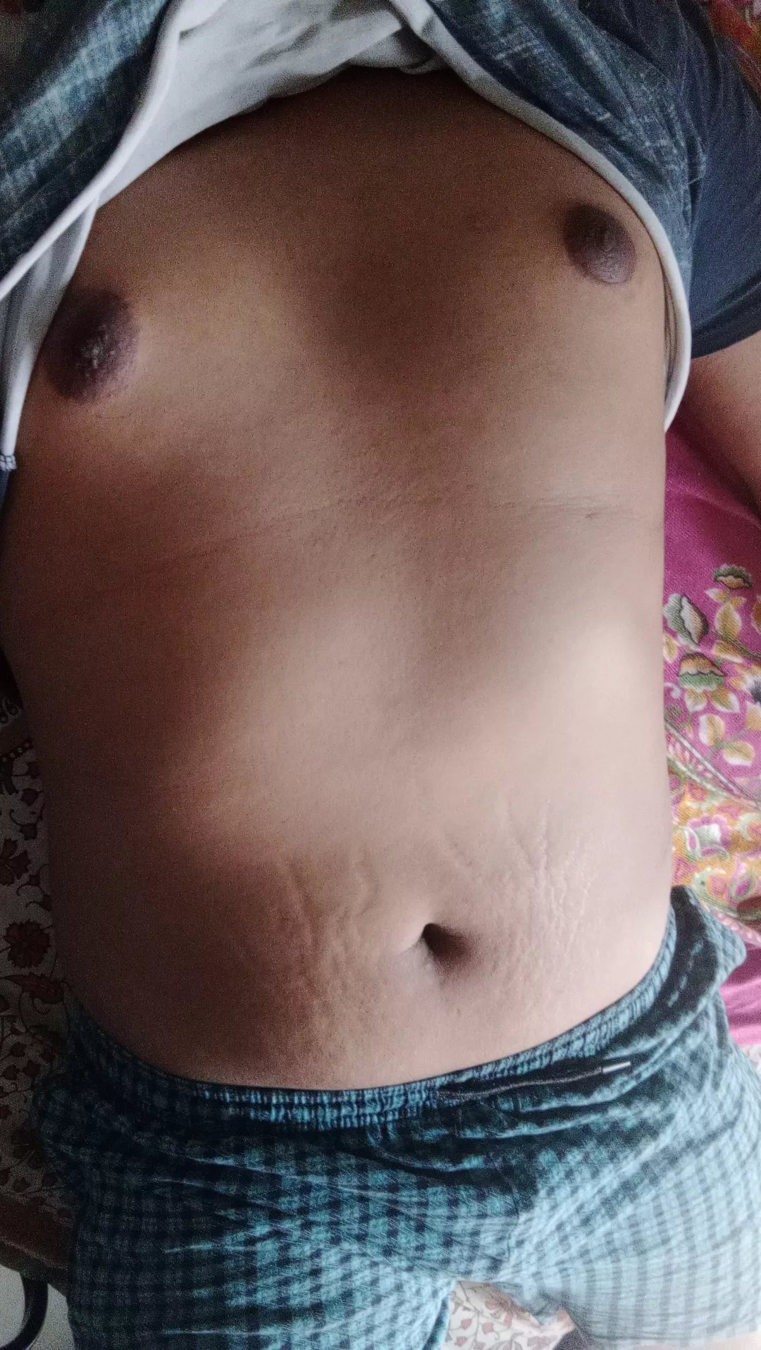 who like some smooth chubby body?