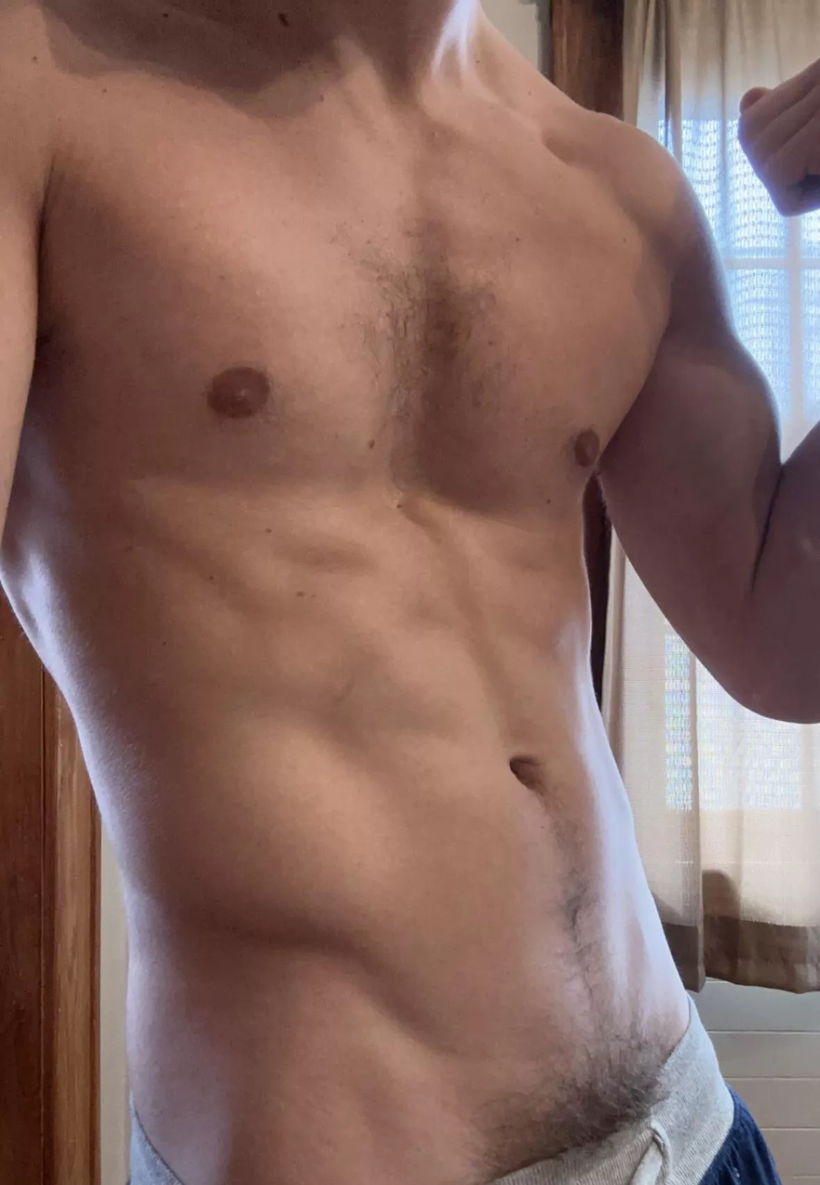 Who likes my pubes popping out of my sweatpants ;)