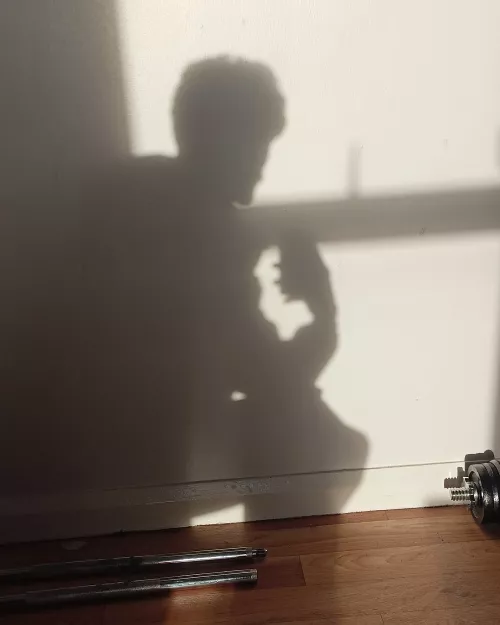 women in or close to dudley message me; good looking masculine dominant young man