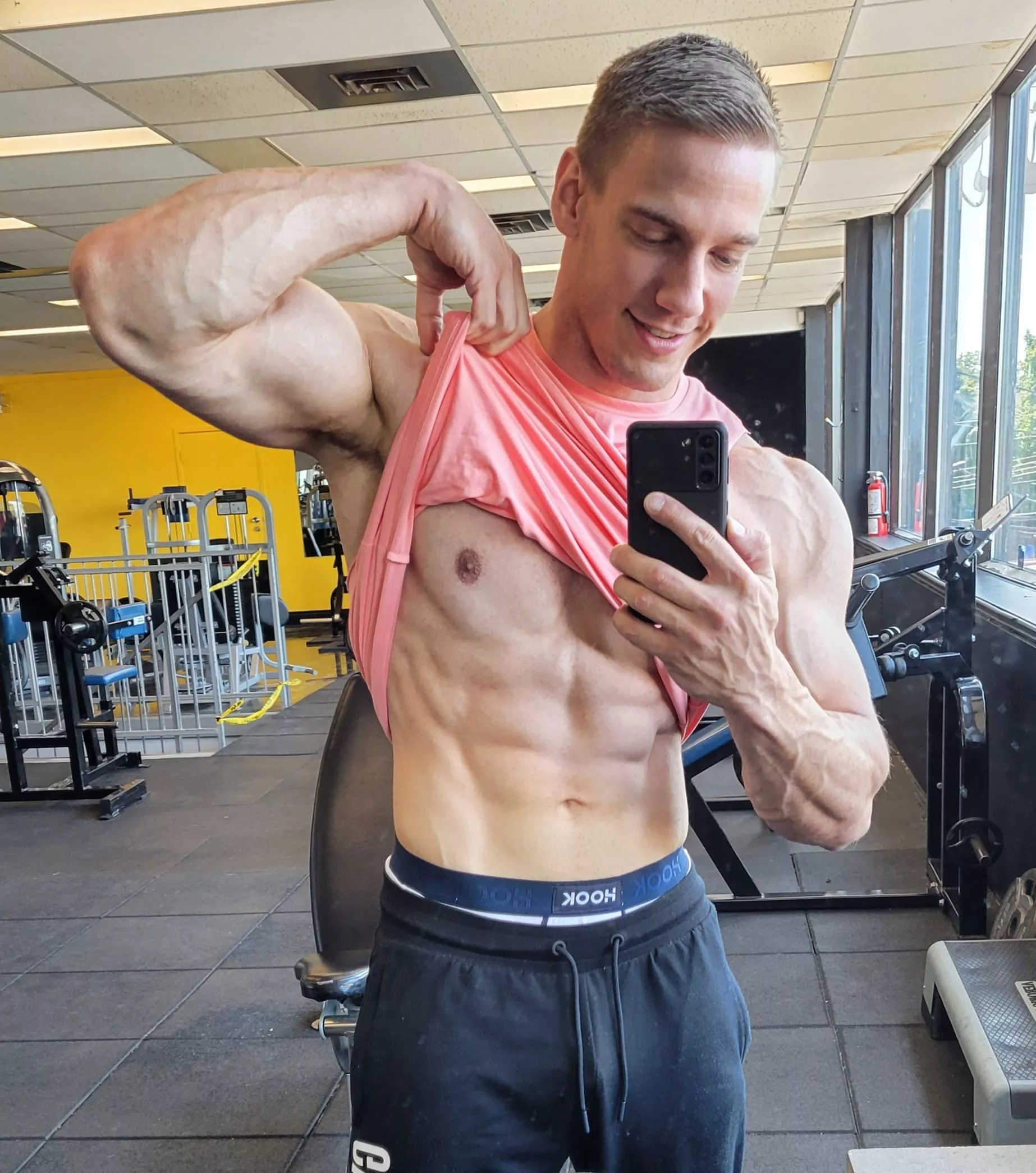 Your personal coach 😏💪🏼..