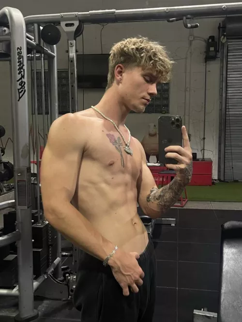 [21] feeling playful ;)