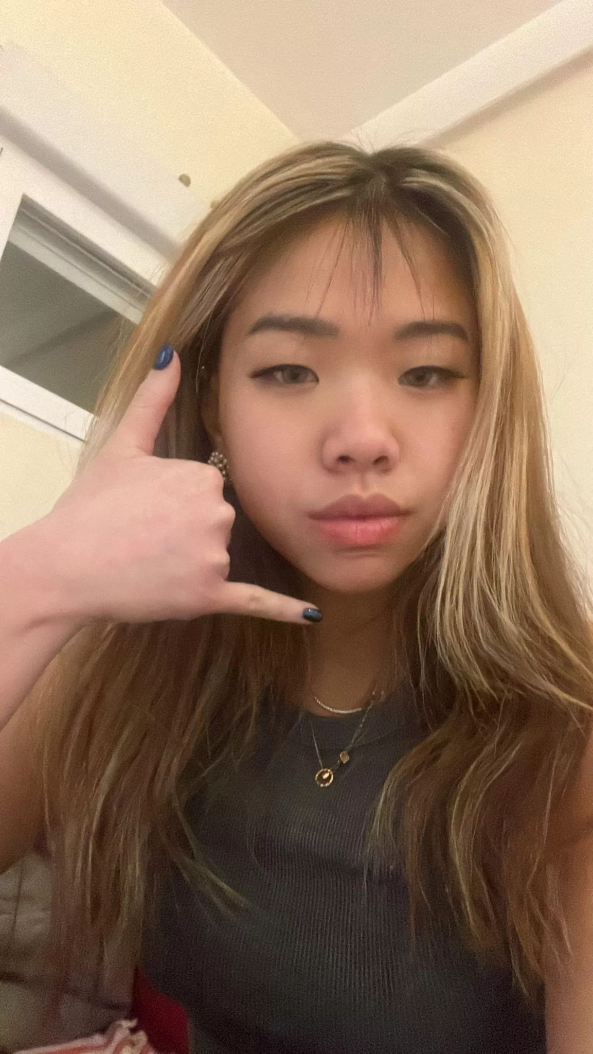 23F petite… how do I look?