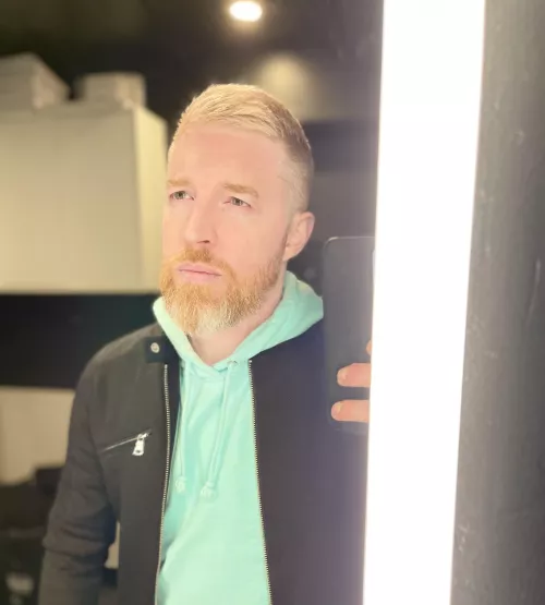 Dad π¨π»+ Mom π©π» = me π¨π»βπ¦°?