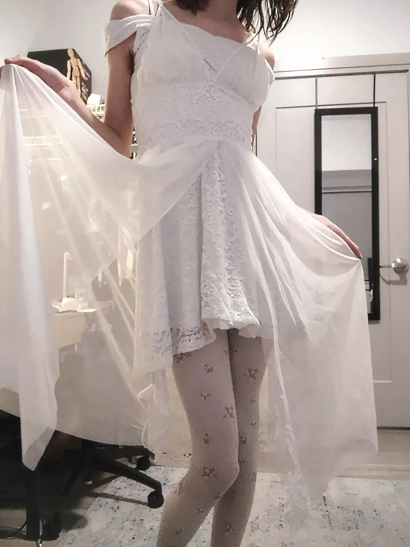 finally putting these white flower tights to good use XP