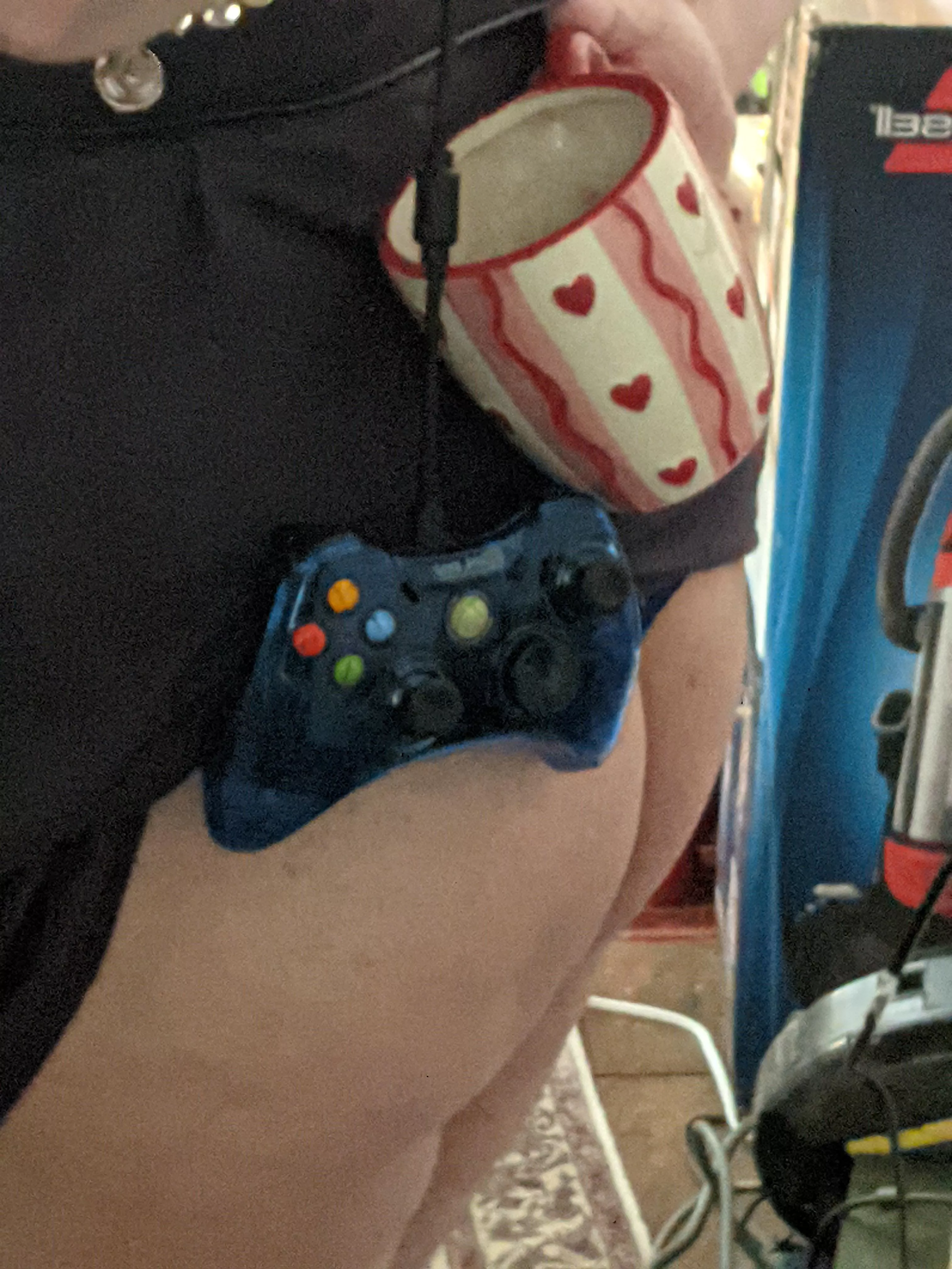 happy international women's day. who are the most impressive and important women in your life? proud to be a strong modern woman who works in STEM and games today! 🔥 ✊