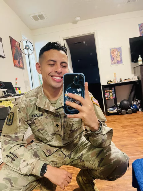 Hope everyone is having an amazing week 🥰. HMU I am bored 🥹