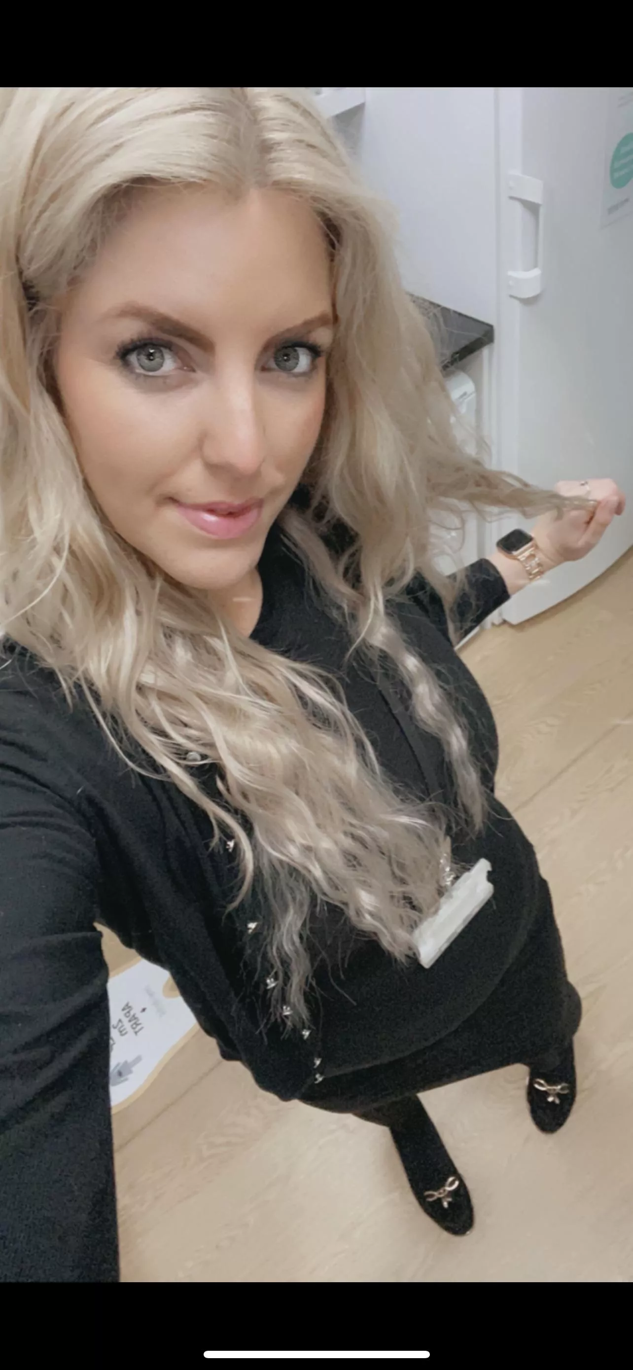 HOT SNEAKY OFFICE CONTENT ? #office #milf #solofemale