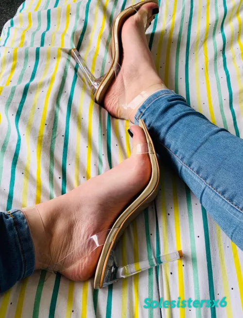 I love how well these expose my feet 😍