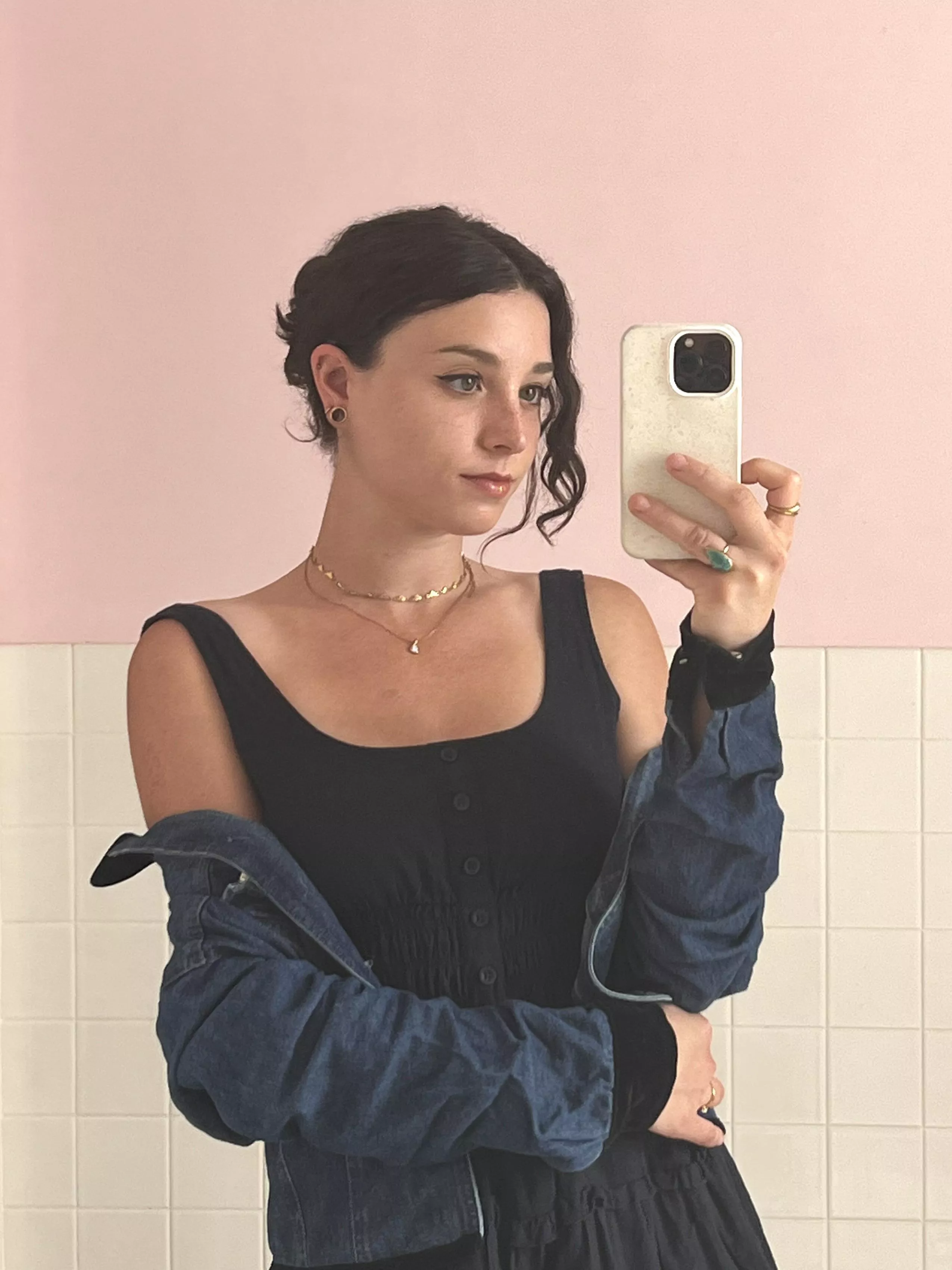 I love my hair up like this 💞