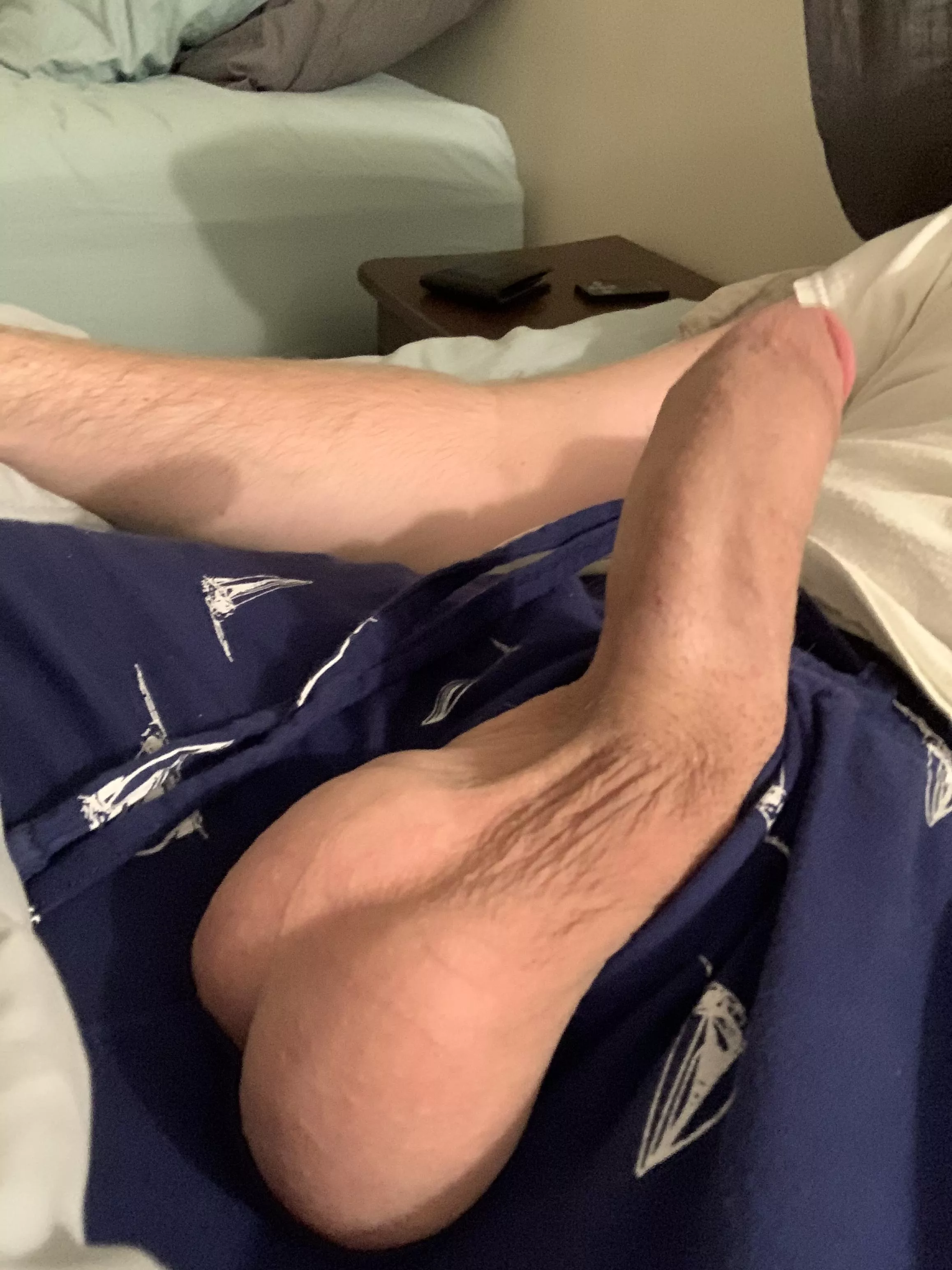 Just a straight guy who loves showing off his cum tanks. Thanks for the love!