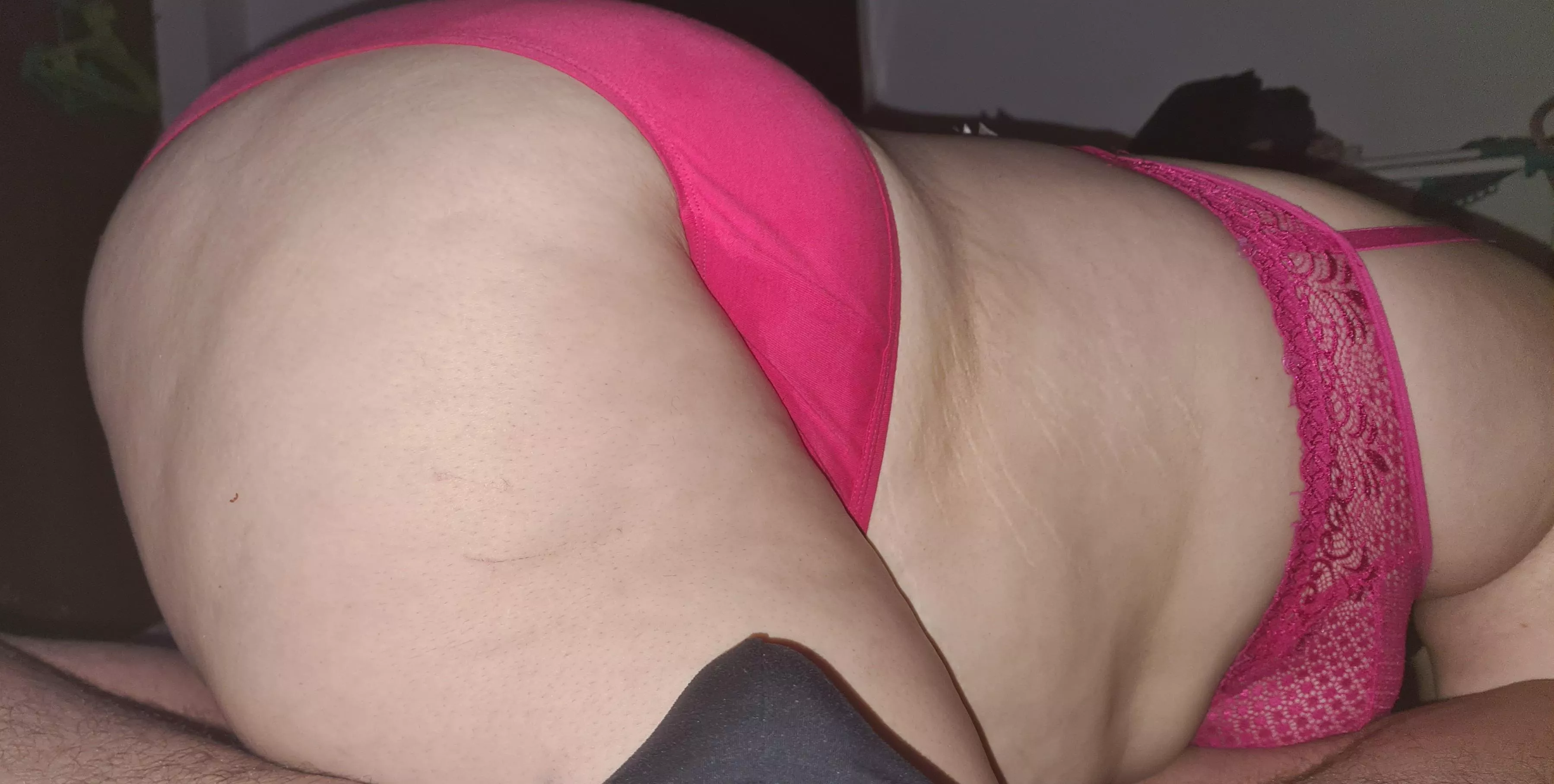 Last night's dinner. Not my lady but this mil[f] was 💥. Up⬆️ for more.