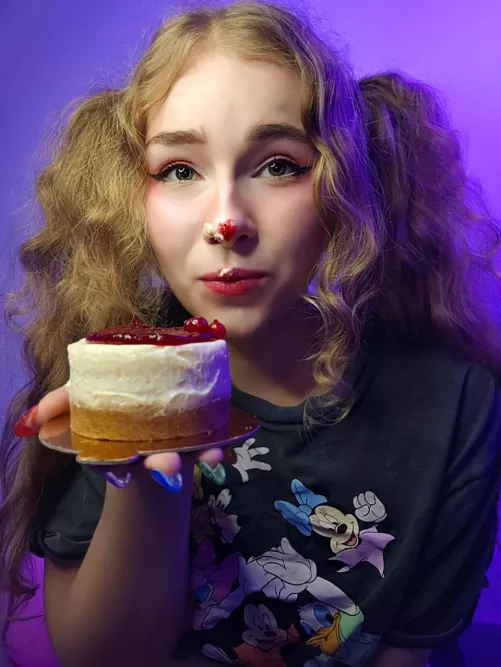 Let's eat it together, and then you can it me