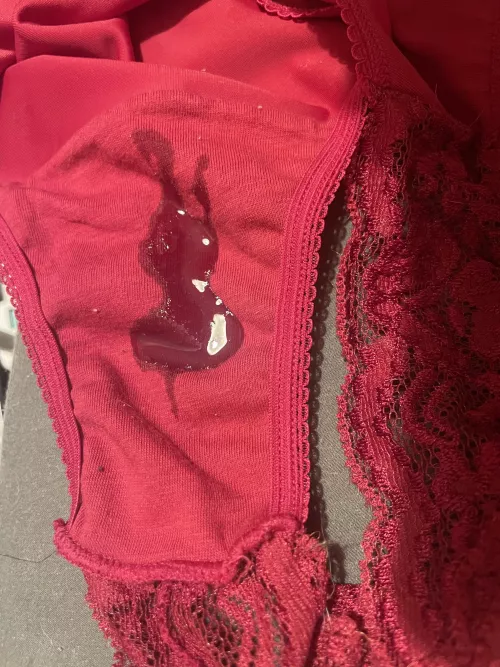 Little wet spot from cum from been filled earlier 💦