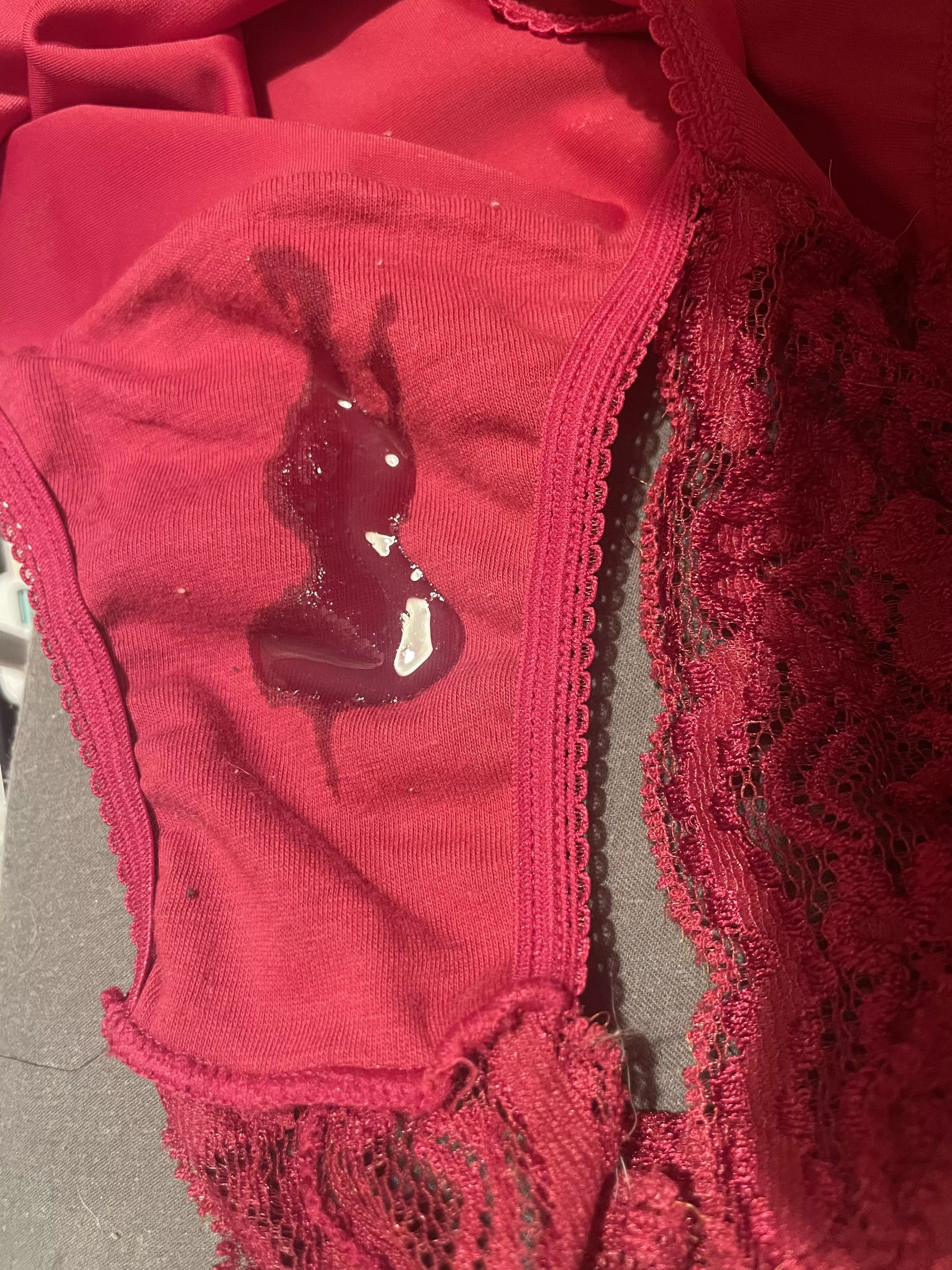 Little wet spot from cum from been filled earlier 💦