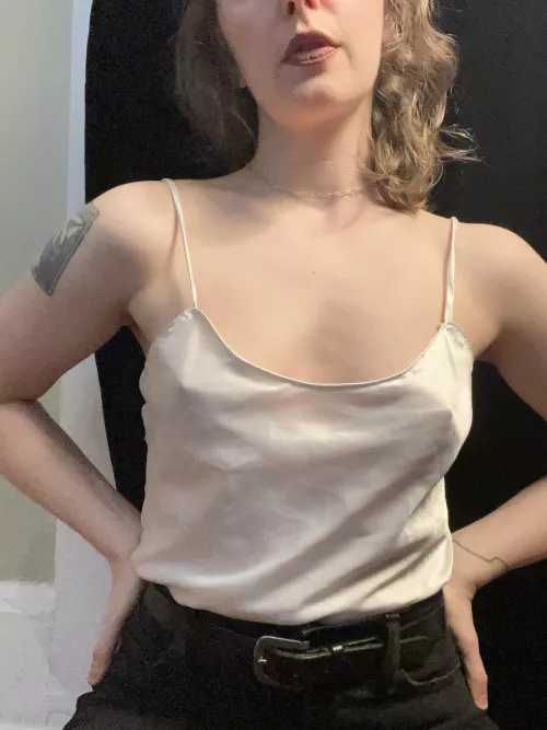 Might mess around and go out without a bra tonight! 🤍