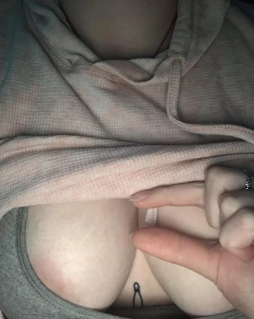 Mommy will humiliate the tiny clits of everyone who upv and say hi to this 😂🤏