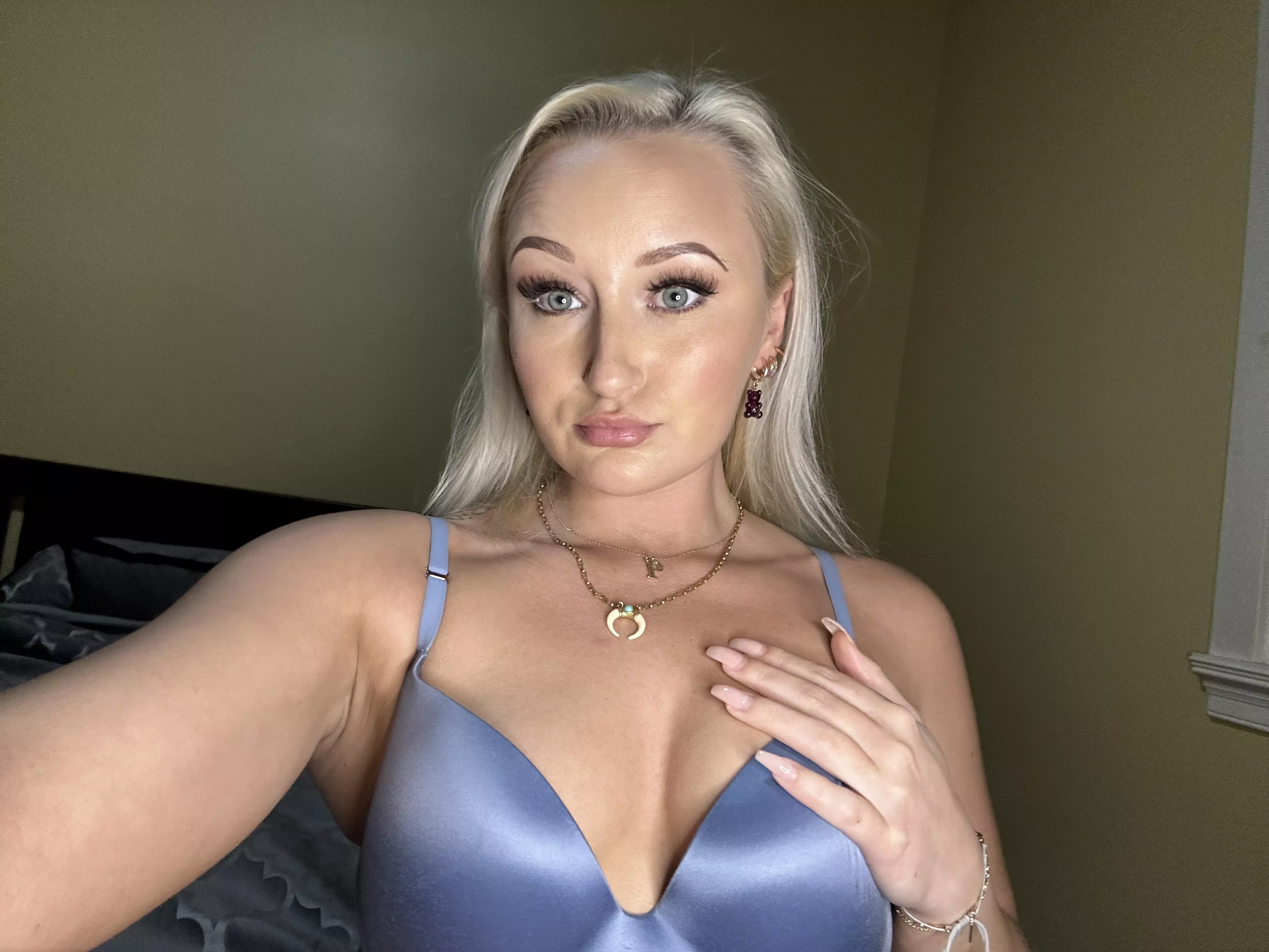 My eyes are up here daddy 😻