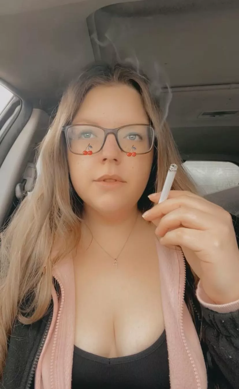 Type of girl to keep you coming back for more 😏