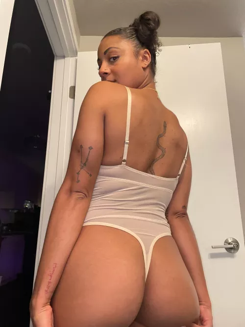 Wanna grab my ass? ❤️