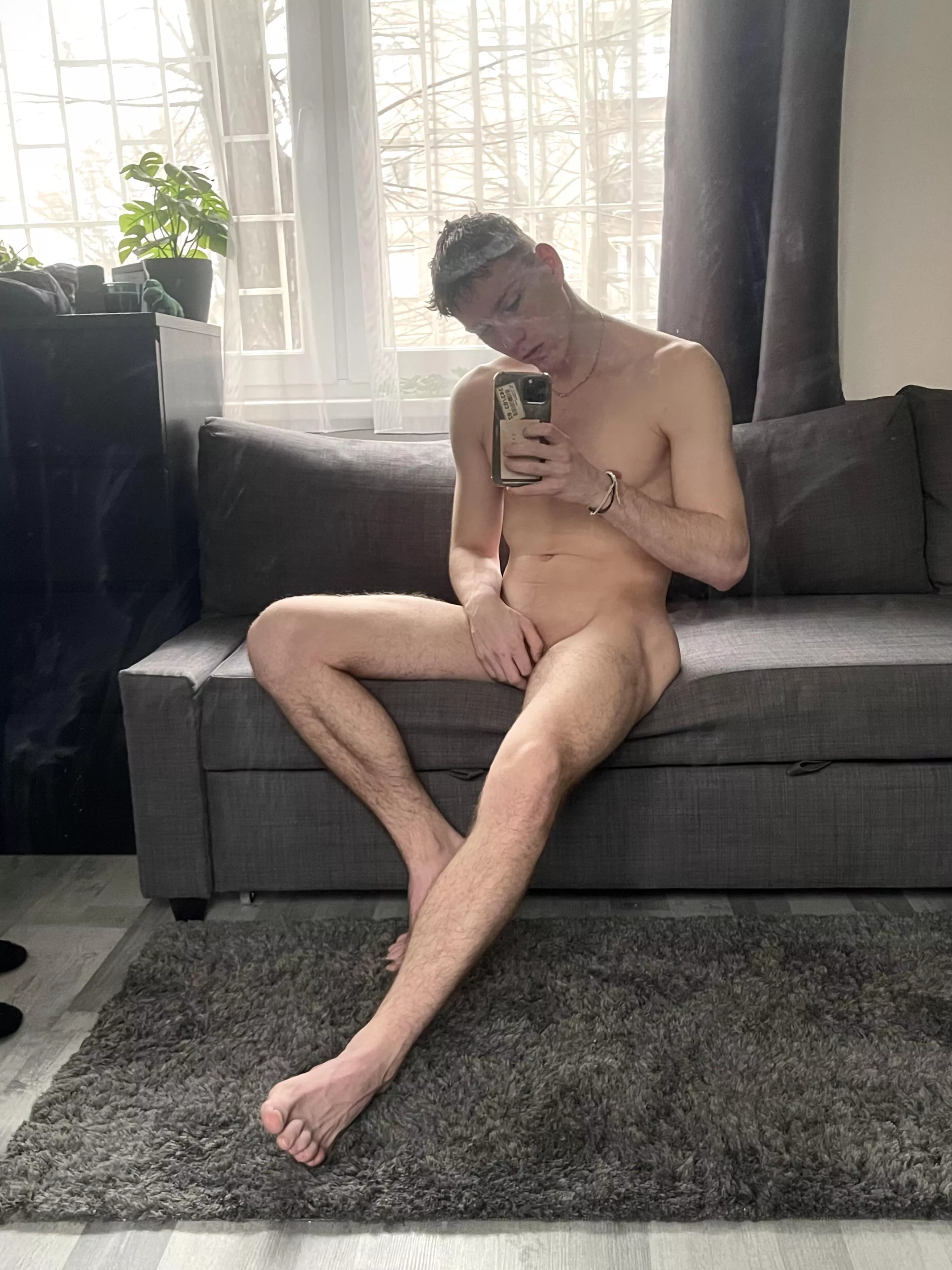 [19] @kolozsi_tomi rate me 1-10 ;)