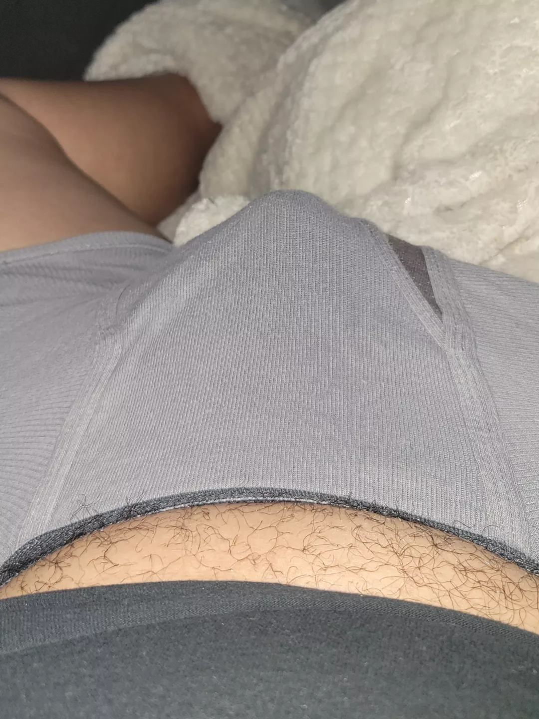 [19] Looking for a hairy guy.