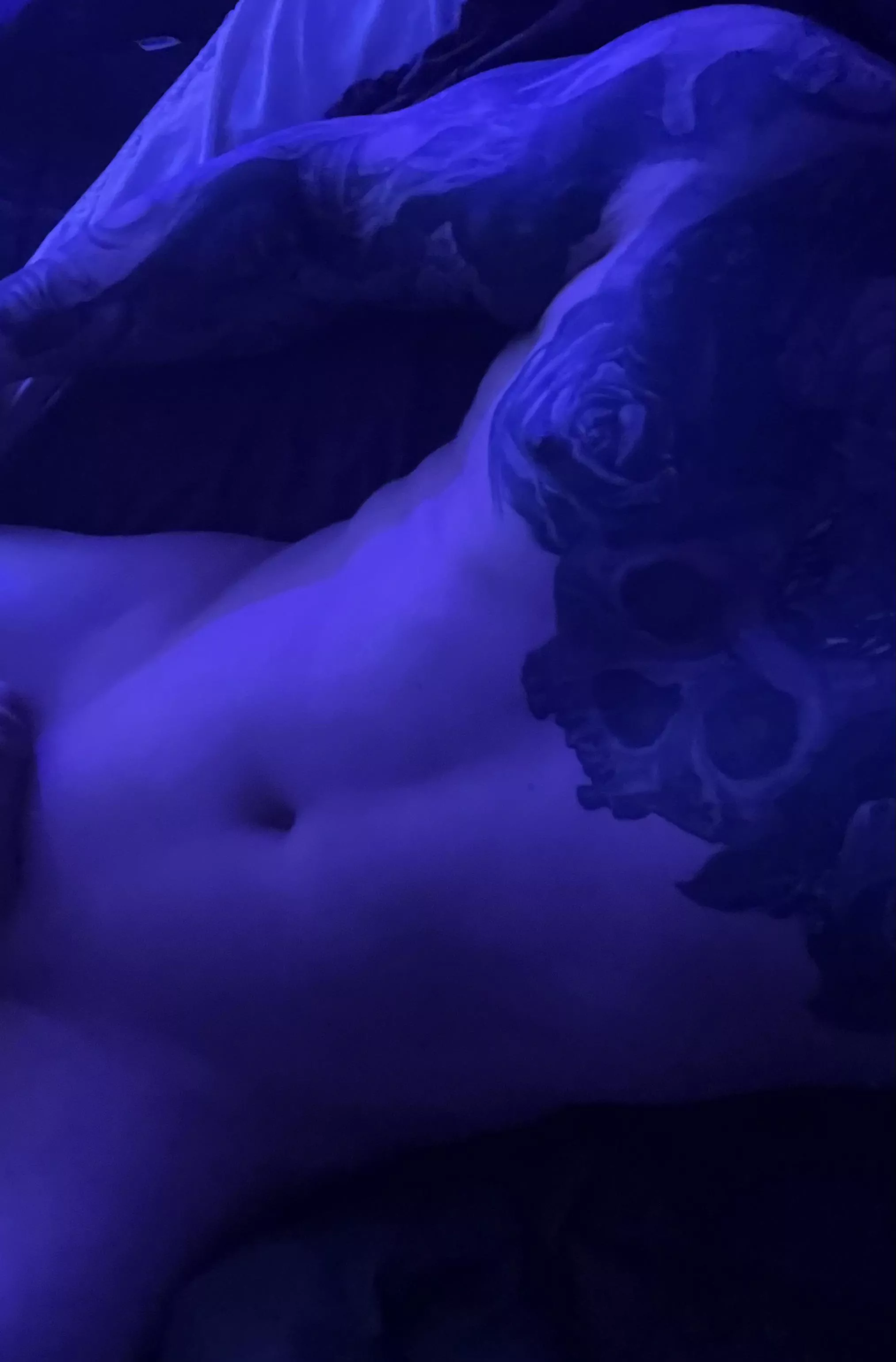 A little blue lighting to help you relax 👌