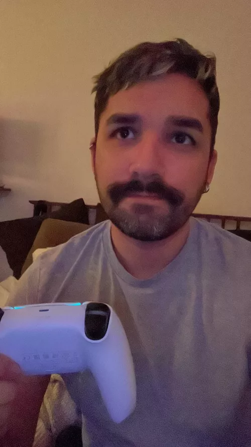 Actually footage of me being a scared bish playing the RE4 demo 🫣😂