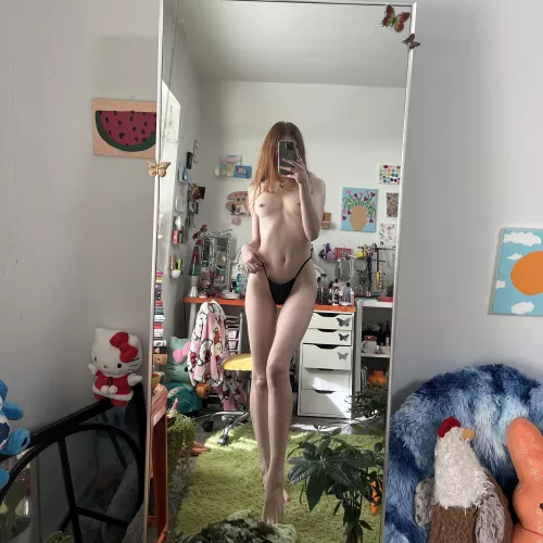 Did someone order a 5”10 redhead