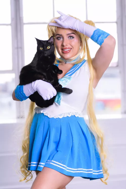 Do u like my Sailor Moon makeup?