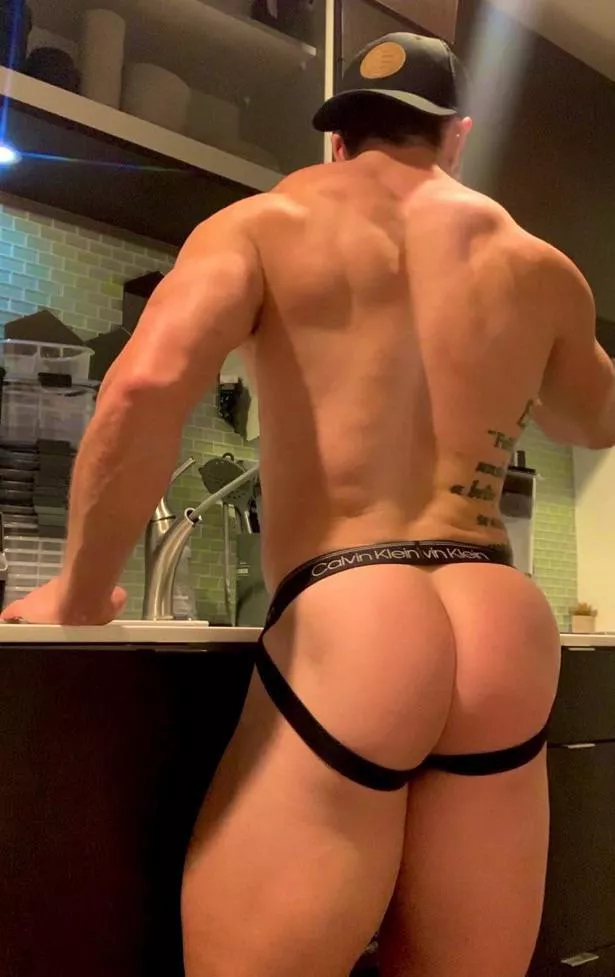 Does this strap make my butt look big