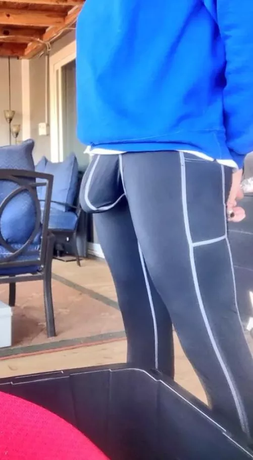 First post here .. Bulging in my RM Real Men leggings