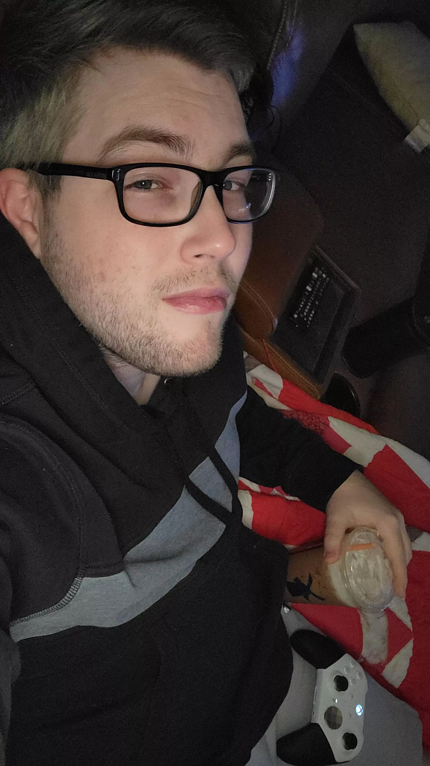 Friday morning dutch bros and overwatch. Just missing a cute guy next to me 😏. Any volunteers?