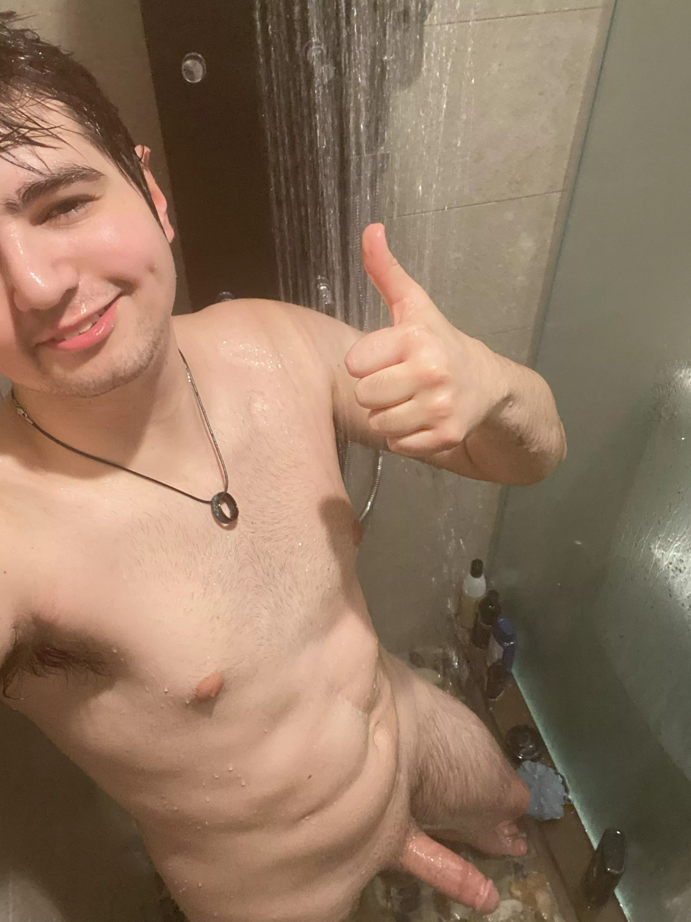 Had a nice shower, now it’s time to game in comfort 😌