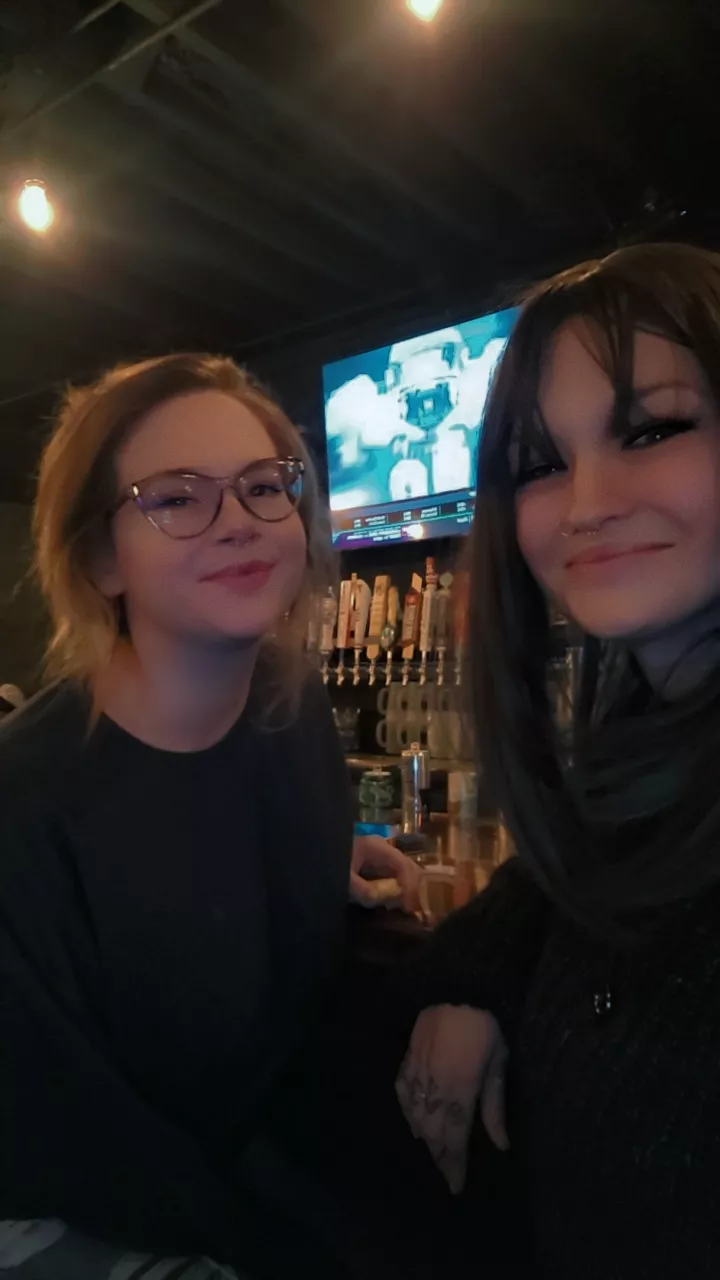 how cute are we? 😘 [both 29F]