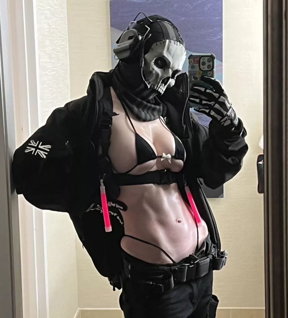 I cosplayed Ghost from MW2 :)