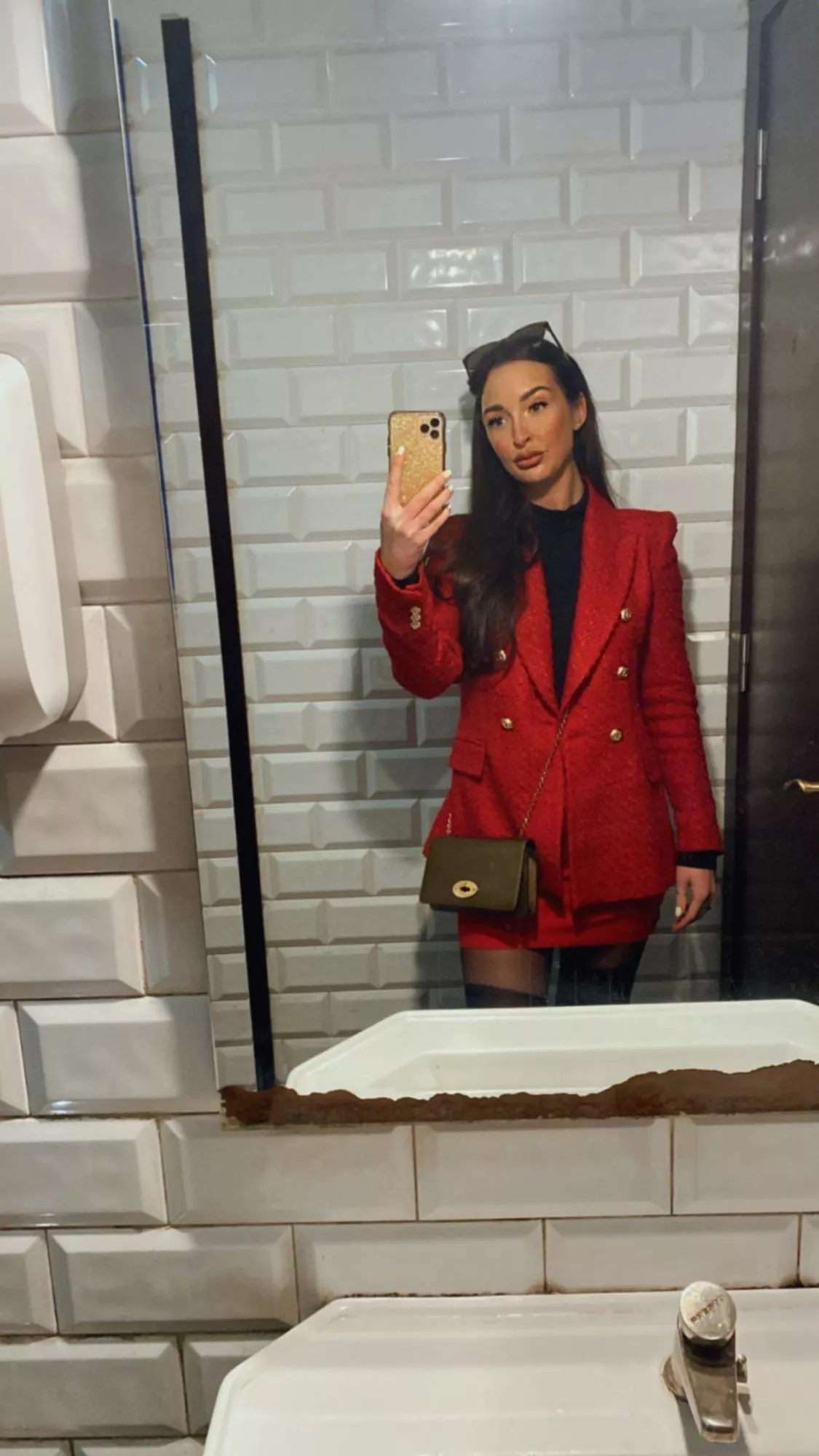 I never wear pink but I think it suits my brunette hair