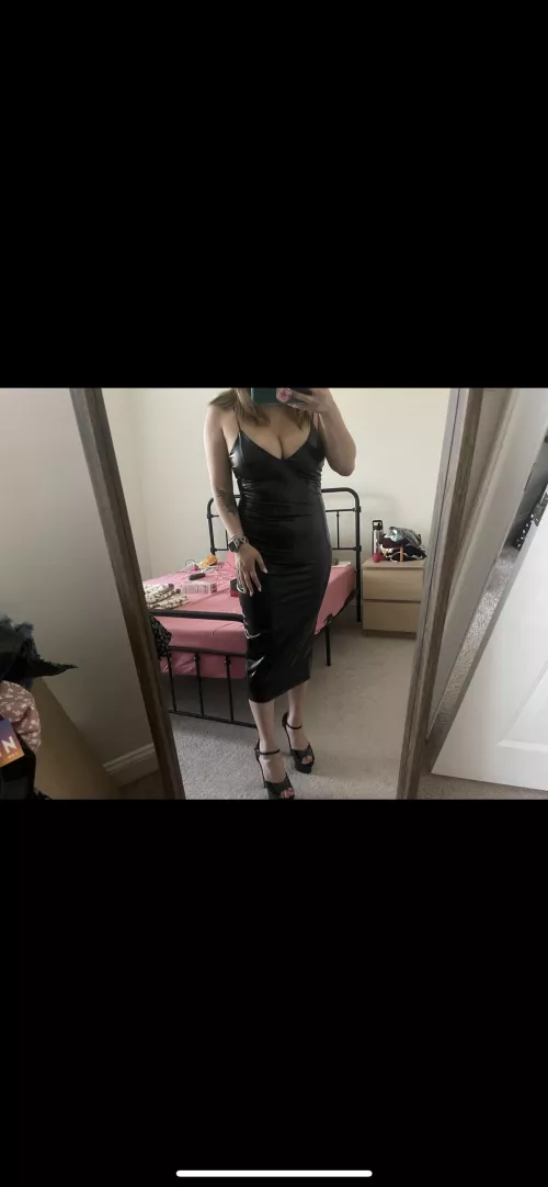 I really need a date night in this outfit